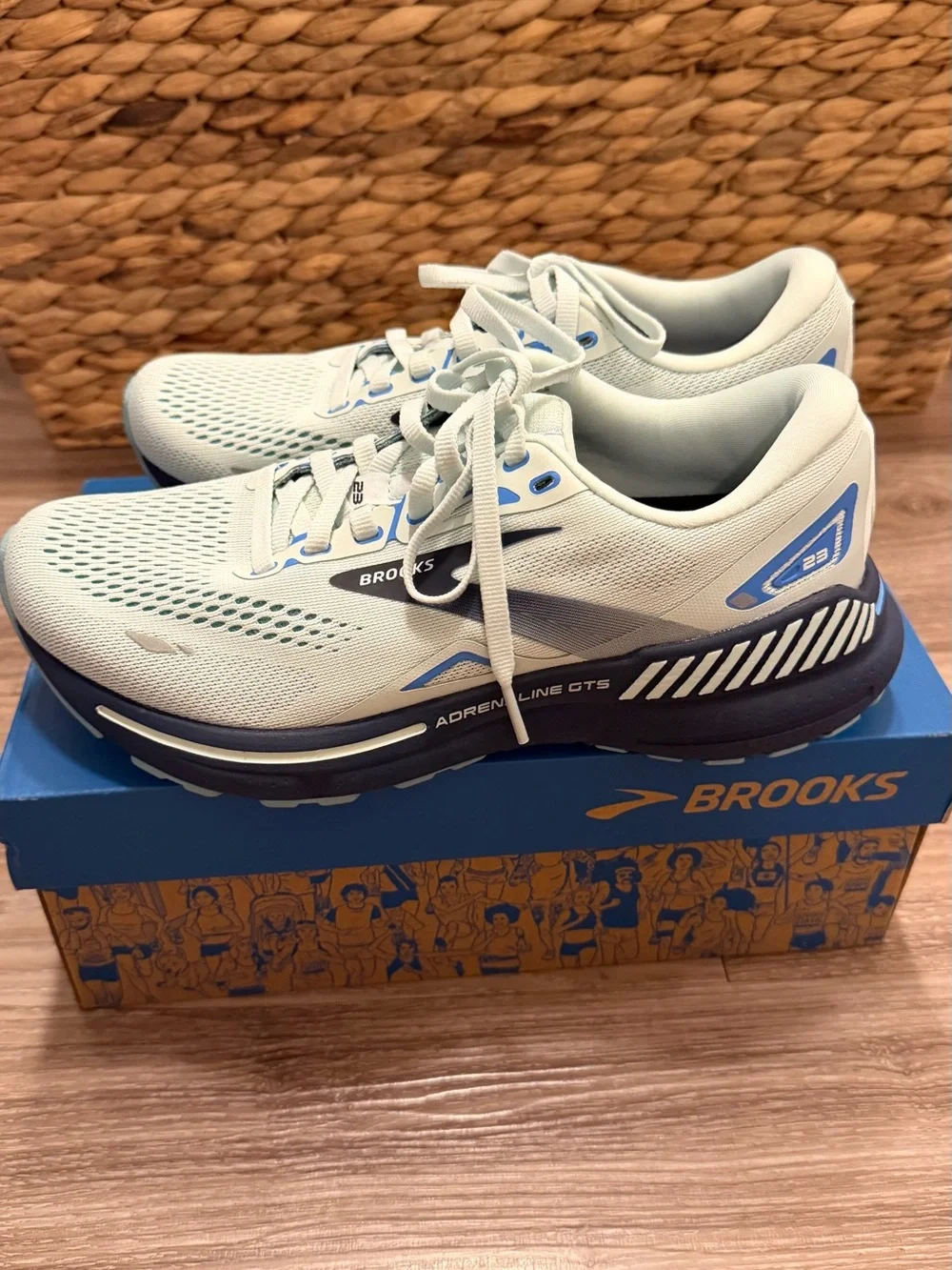 Brooks Running Shoes - Adrenaline GTS 23 Women's Size 7.5 medium